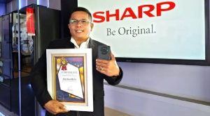 Sharp AQUOS R8s pro Raih The Best Camera for Flagship Smartphone