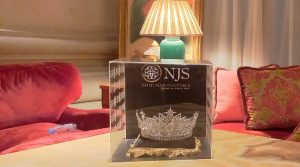 Mahkota Teratai Nusantara sebagai Perhiasan Resmi Miss Universe Indonesia 2024