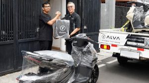 Melaju Tanpa Batas, Konsumen Terima Unit ALVA N3 Langsung dari CEO ALVA