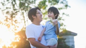 Rayakan Hari Ayah, Allianz Indonesia Berbagi 5 Tips Mengelola Stres untuk Ayah