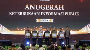 KemenUMKM Raih Predikat Informatif di Anugerah Keterbukaan Informasi Publik 2025