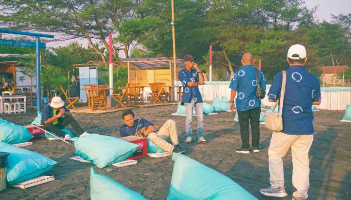Gathering ASTINDO DIY di Memory Senja, Menikmati Sunset Pantai Glagah Sambil Kulineran