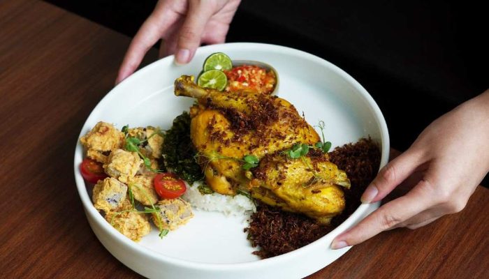 ARTOTEL Gelora Senayan Ramaikan Tren Ayam Goreng Basah, Mulai Rp168.000