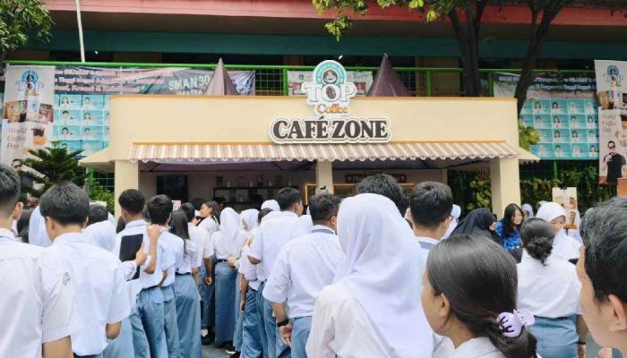 TOP Coffee Bagikan 10.000 Kopi Gratis di 4 Kota Rayakan Hari Kopi Sedunia