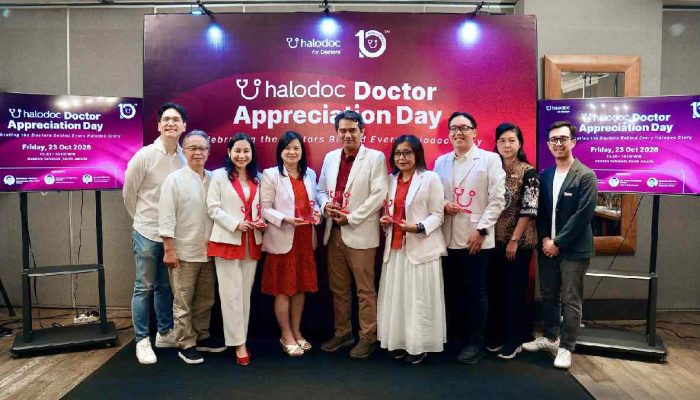 Hari Dokter Nasional, Halodoc Apresiasi Dokter dengan Rekor 100 Ribu Konsultasi