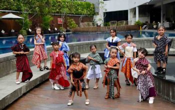 Rayakan Hari Batik Nasional, The Alana Sentul Gelar Kids Batik Fashion Show