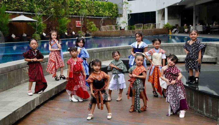 Rayakan Hari Batik Nasional, The Alana Sentul Gelar Kids Batik Fashion Show